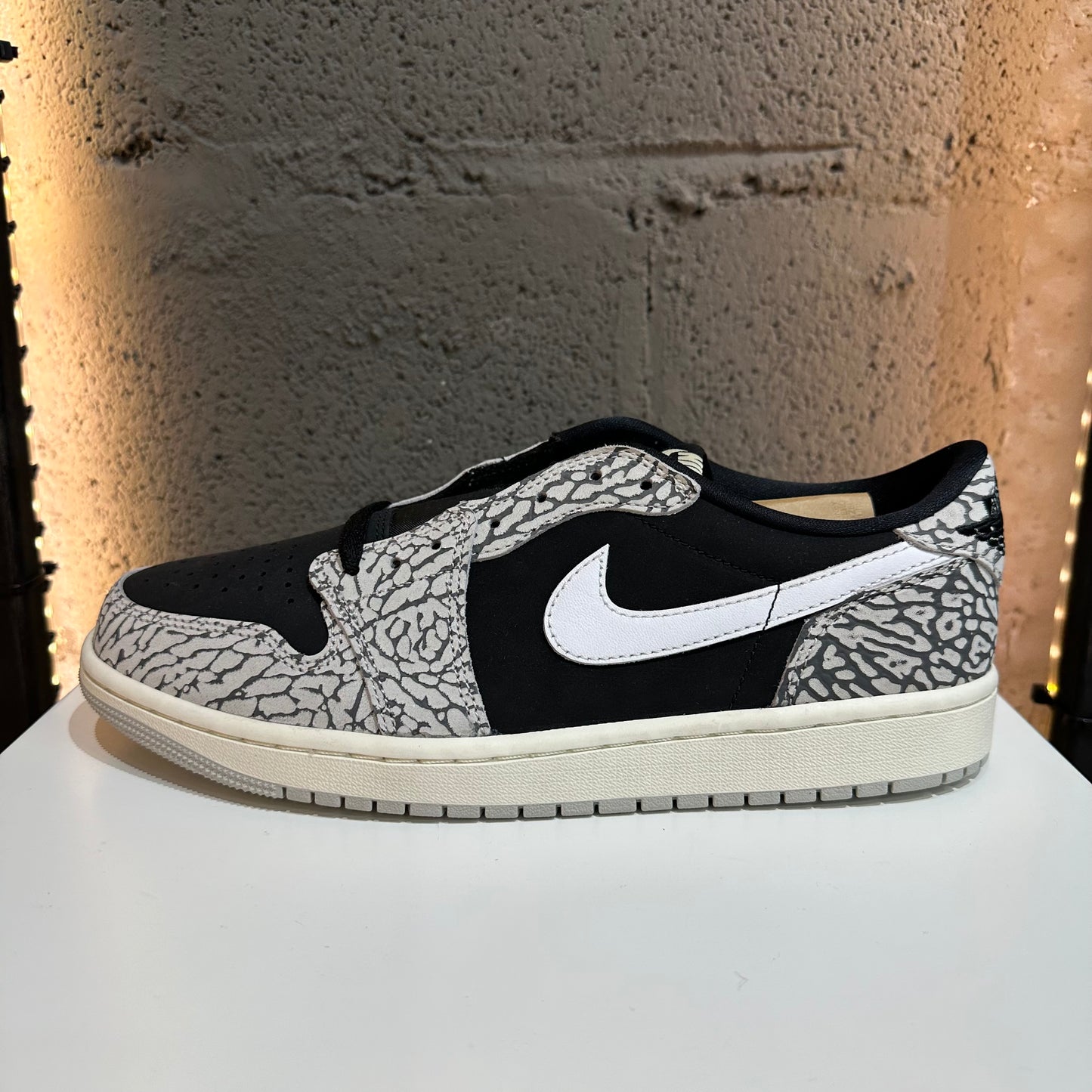 Jordan 1 Low Black Cement