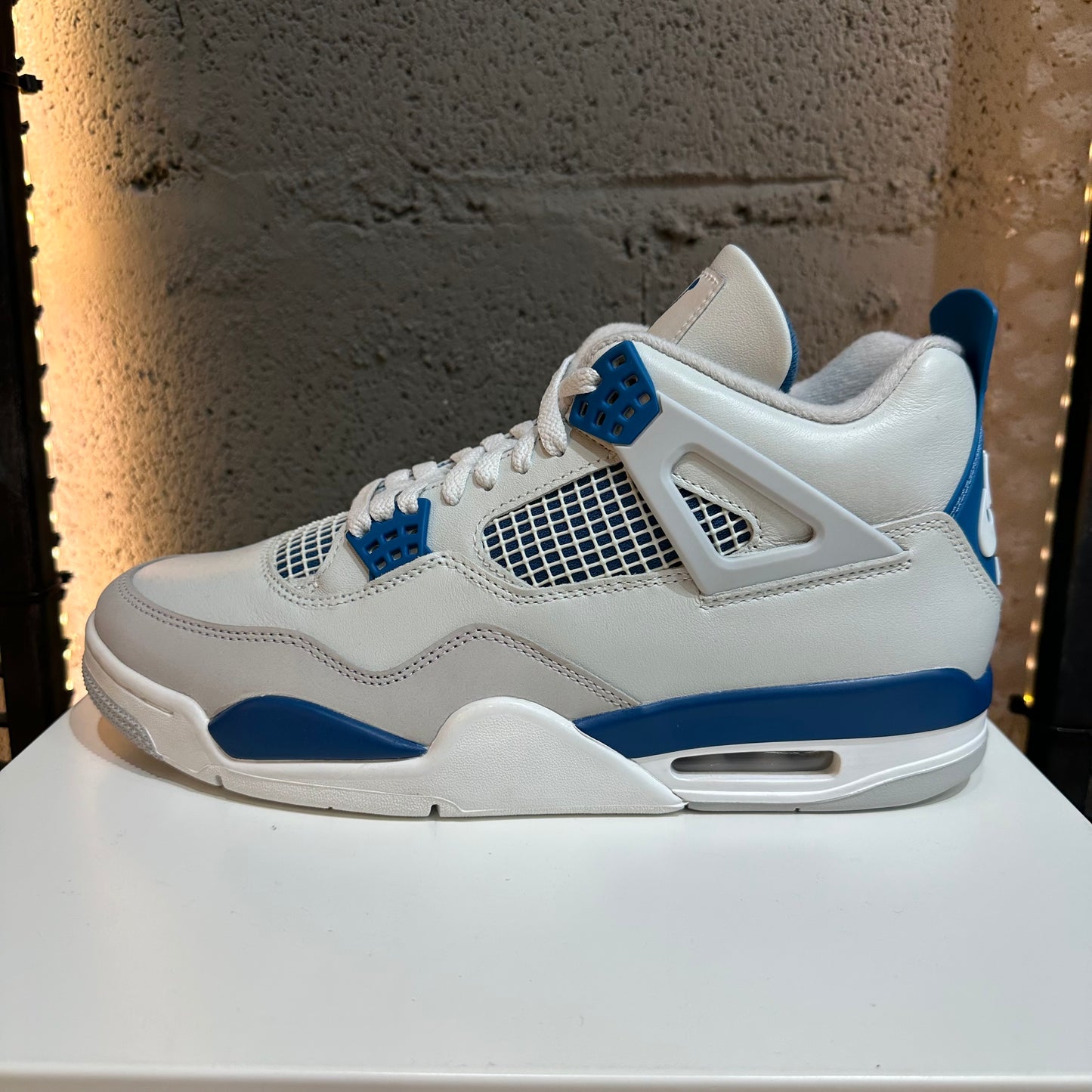 Jordan 4 Military Blue